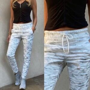 Bevy Flog Sheli Drawstring Metallic White Camo Pants